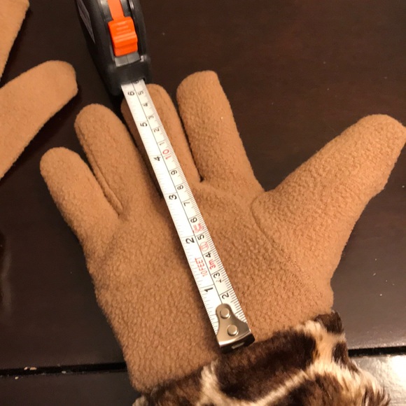 Gloves - Picture 4 of 4
